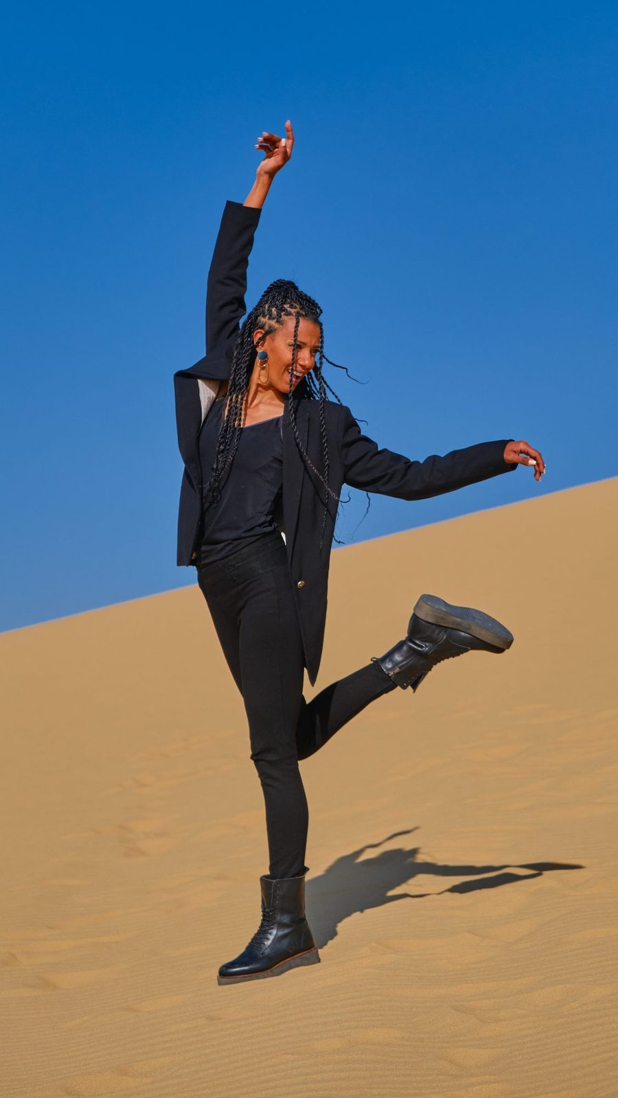Dancing with the Dunes – lifestyle portraits photography by Amr El Hadeka, image 2 of 22
