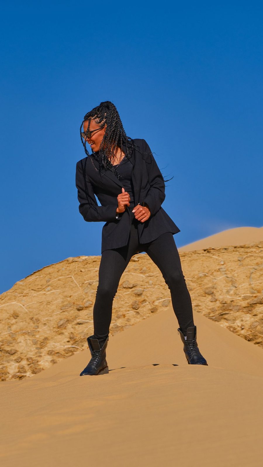 Dancing with the Dunes – lifestyle portraits photography by Amr El Hadeka, image 11 of 22