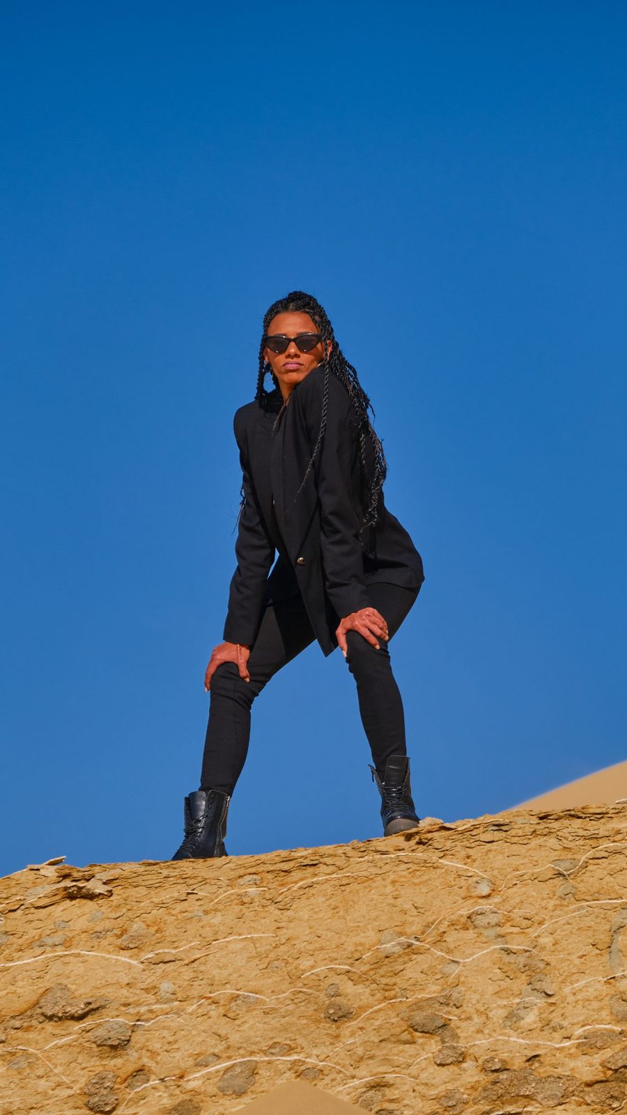 Dancing with the Dunes – lifestyle portraits photography by Amr El Hadeka, image 13 of 22