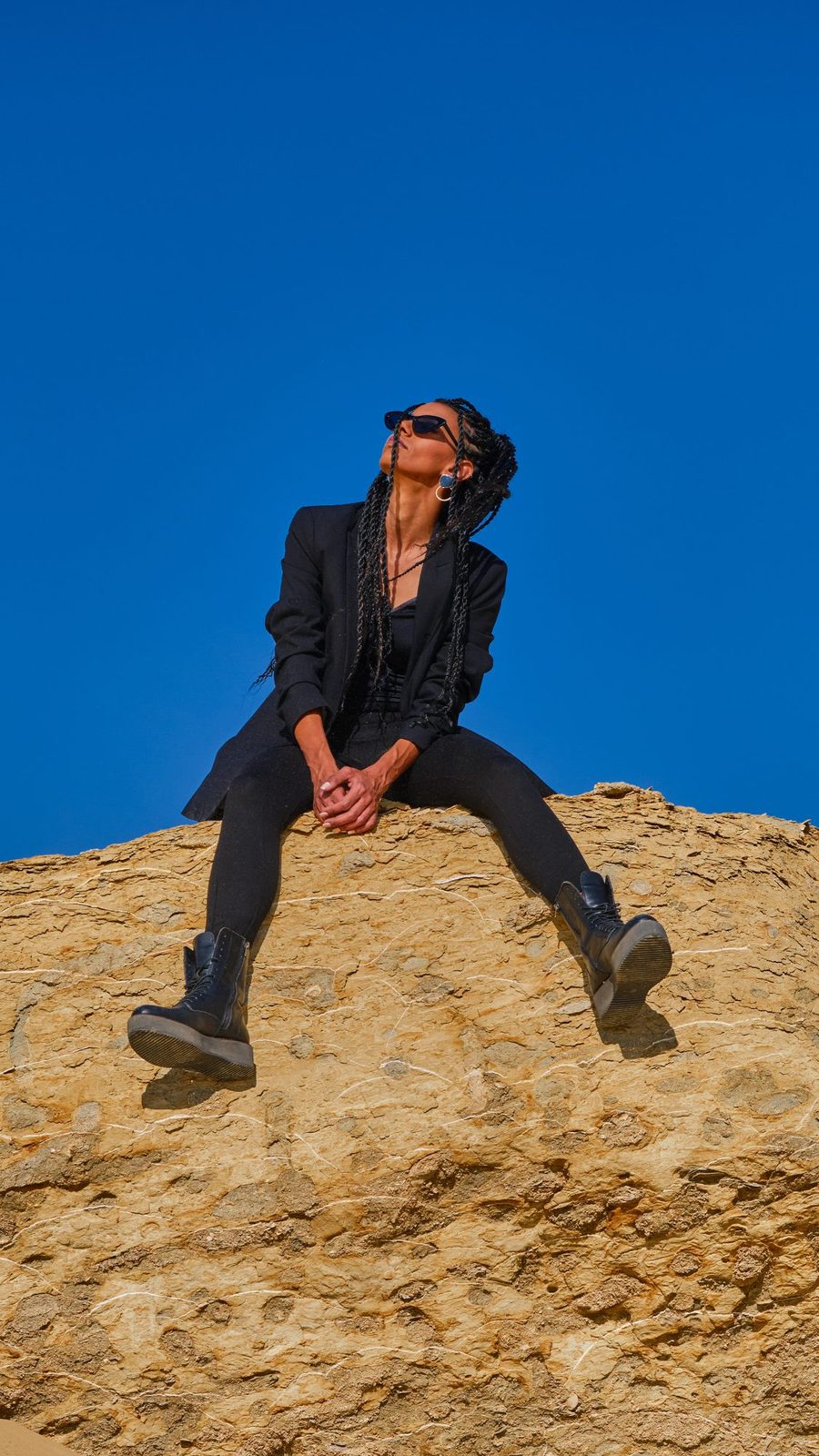 Dancing with the Dunes – lifestyle portraits photography by Amr El Hadeka, image 14 of 22