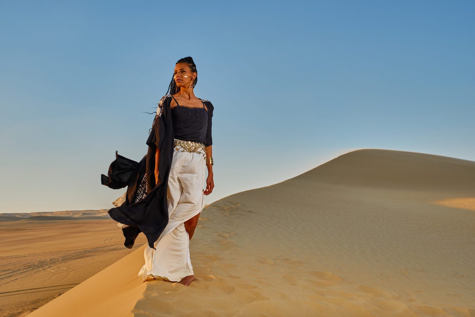 Dancing with the Dunes – lifestyle portraits photography by Amr El Hadeka, image 19 of 22