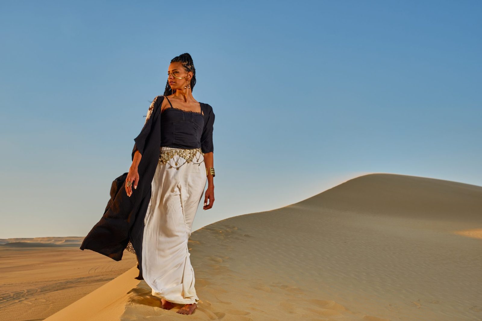 Dancing with the Dunes – lifestyle portraits photography by Amr El Hadeka, image 20 of 22